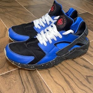 Nike Black and Blue Men's Shoes